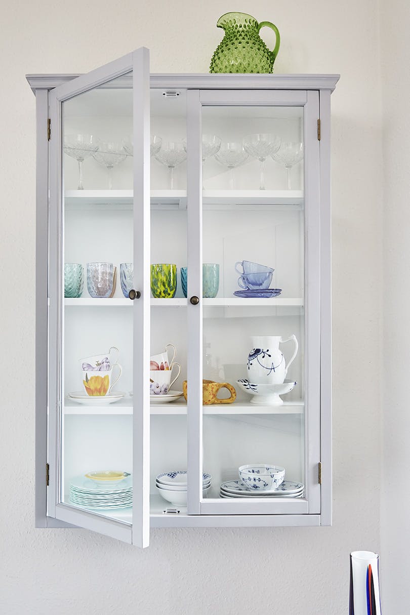stinebackbom220513 Vitrineskap glass keramikk